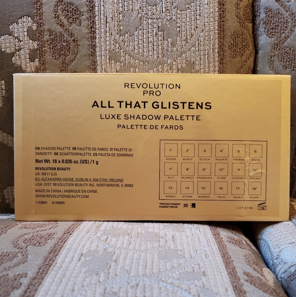 NIB Revolution Pro All That Glistens Shadow - Picture 4 of 6